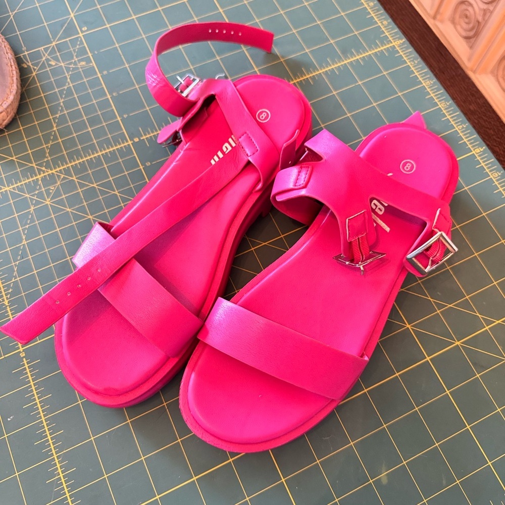 Fuchsia Buckle Sandals Platform tire sole summer slip on shoes​